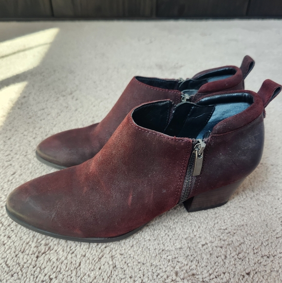 Franco Sarto Maroon Booties, size 7.5 - Picture 3 of 5